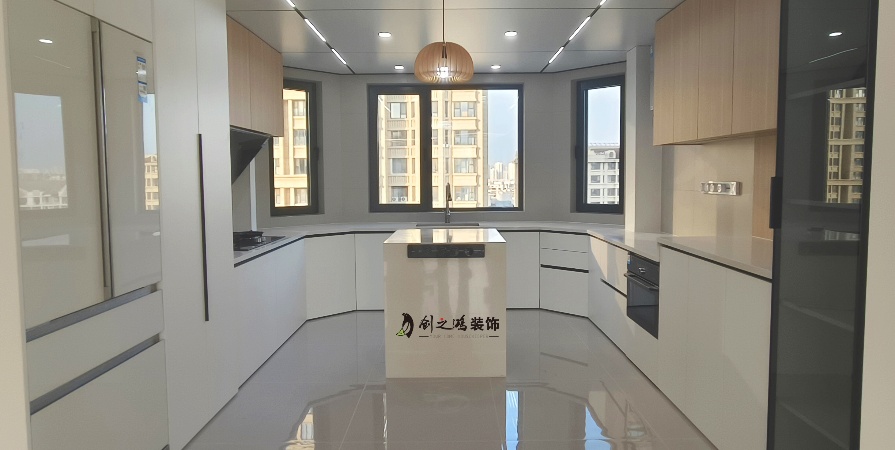 盈秀園128㎡現(xiàn)代簡約風格三居室裝修案例