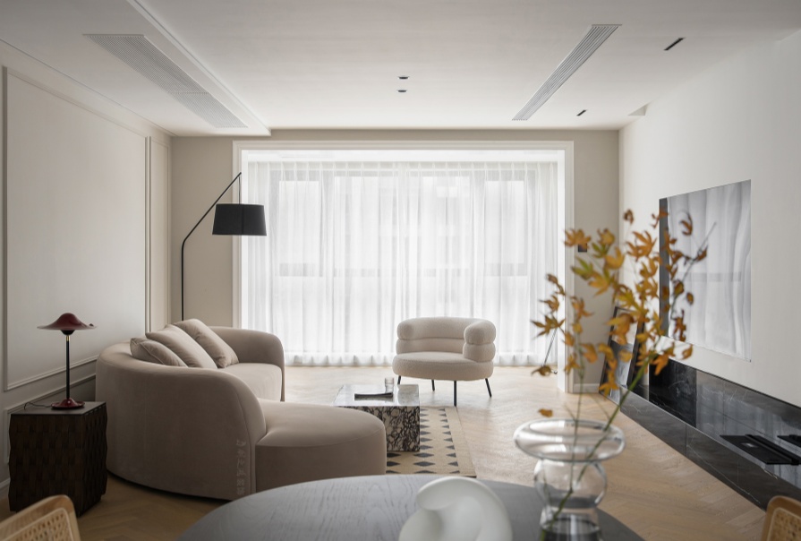 中交·城東春曉106㎡現(xiàn)代風(fēng)格三居室裝修案例