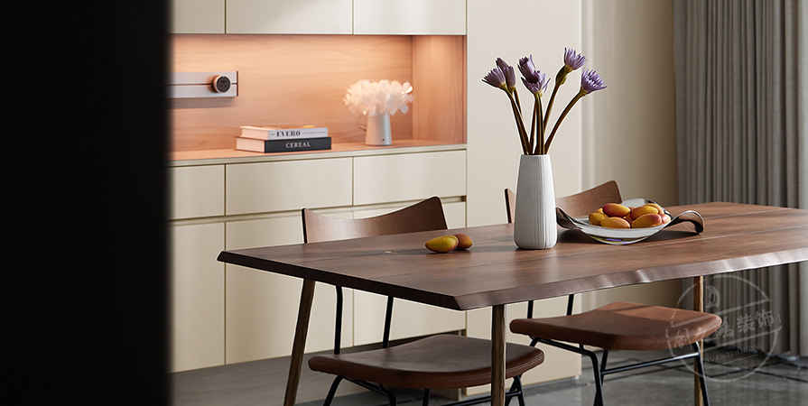 鵬飛南開學(xué)苑112㎡現(xiàn)代風(fēng)格四居室裝修案例