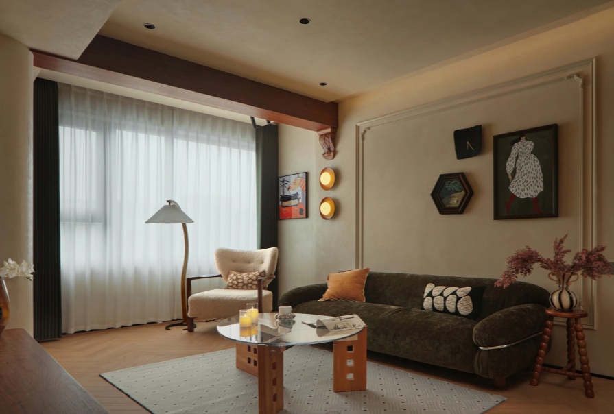 中海·鏡映南開125㎡中古風(fēng)格三居室裝修案例