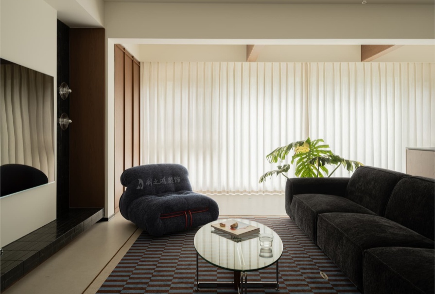 格調(diào)松蕉128㎡中古風(fēng)格三居室裝修案例